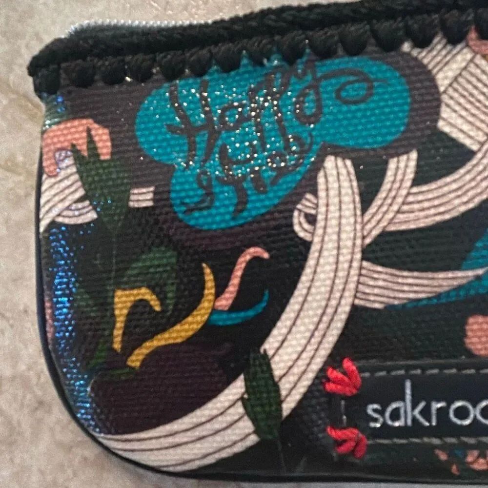 SAKROOTS Wristlet - Picture 6 of 6